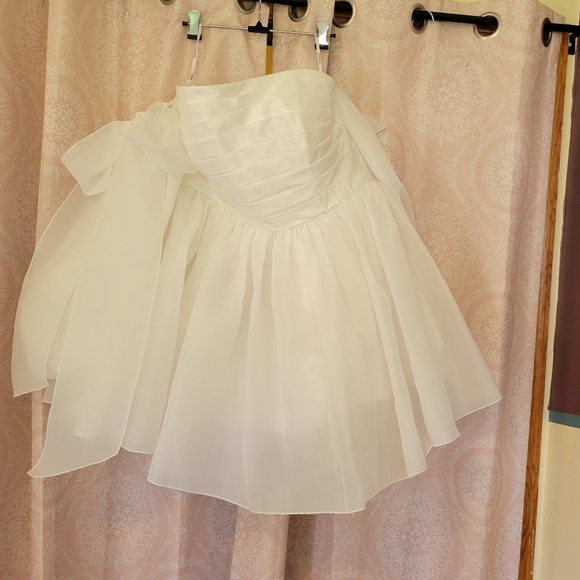 Engagement, bridal, wedding dress - Picture 5 of 11